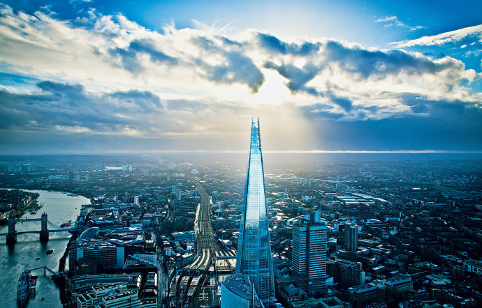 The Shard, à Londres. Construit en 2012, il est le plus haut gratte-ciel d’Europe à ce jour.