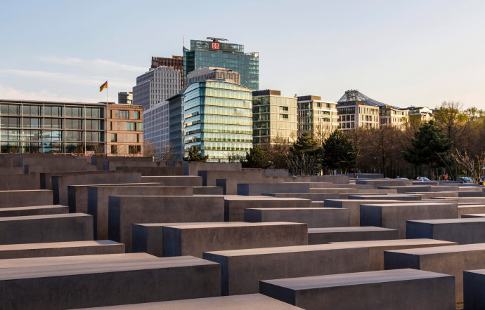 Le mémorial aux juifs assassinés d’Europe, de l’architecte Peter Eisenman, contribue à faire de Berlin une œuvre d’art à part entière et un foyer d’histoire.