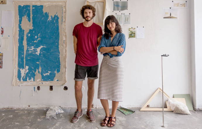 Le français Romain Dumesnil et la brésilienne Manoela Medeiros. Les deux artistes ont créé l’espace Atomos dans un immeuble désaffecté.