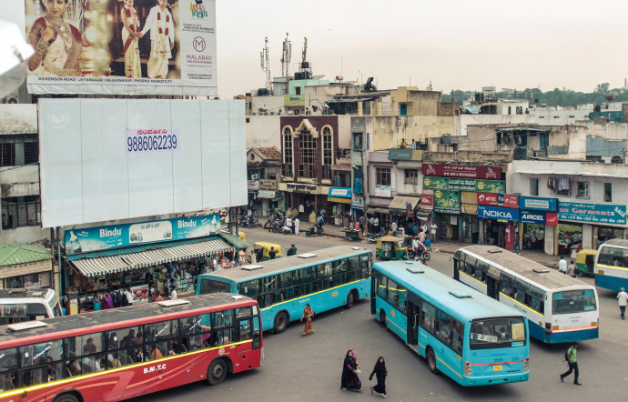 Bangalore et ses rues saturées… l’Indian Institute of Science, le taux de particules polluantes en suspension dans l’air est trois fois supérieur au plafond admissible.