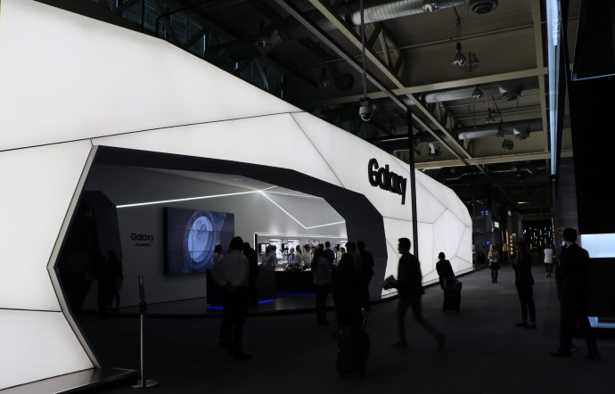 Le stand Samsung à Baselworld imaginé par Arik Levy