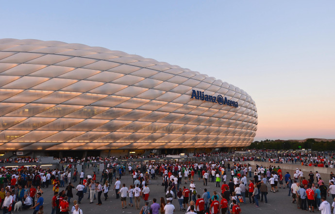 Allianz Arena est le stade du Bayern de Munich, inaugurée en 2004.