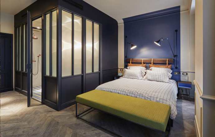 Inauguré cet été, l’hôtel Hoxton à Paris suit le même modèle que ses prédécesseurs : des chambres décorées avec goût, sans trop en faire, petites mais fonctionnelles.