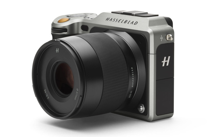 Hasselblad X1D, 7 900 € (HT) auxquels il faut ajouter 1 900 € (HT) pour l’objectif 45 mm et 2 300 € pour le 90 mm.