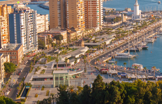 Ici, le port de la ville espagnole de Malaga.
