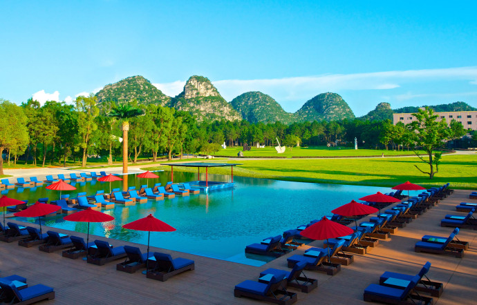 Le Club Med de Guilin, à 500 km de Hong Kong, est sur un site naturel classé d’une exceptionnelle splendeur.