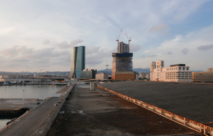 La tour Hadid et le chantier Nouvel, vus depuis le bar Rooftop R2.
