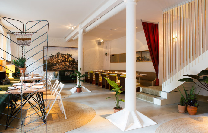Restaurant Panama, une déco arty-minimaliste et des meubles postmodernes dans le quartier de Schöneberg.