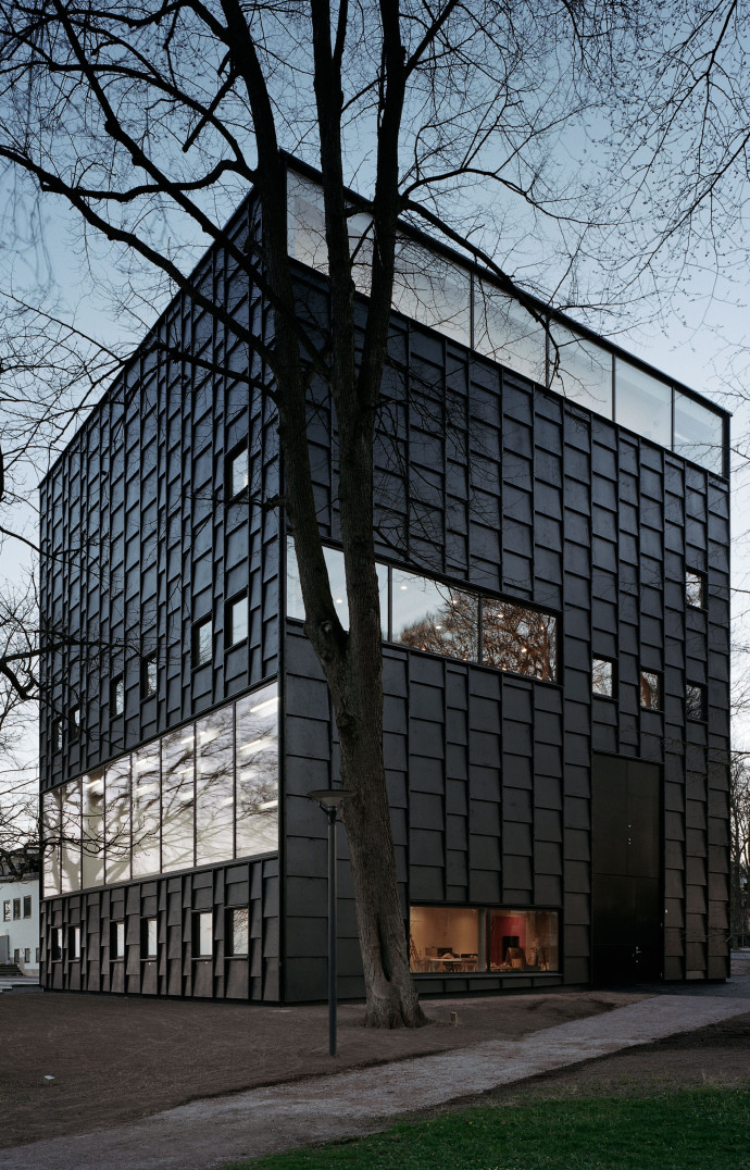 En 2004, le tandem remporte son premier concours : le musée d’Art de Kalmar, qui sera achevé en 2008.