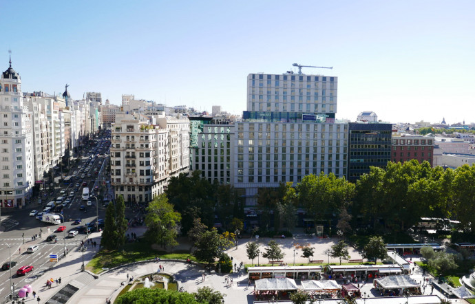 Madrid, vue sur la Gran Via et la plaza de España.
