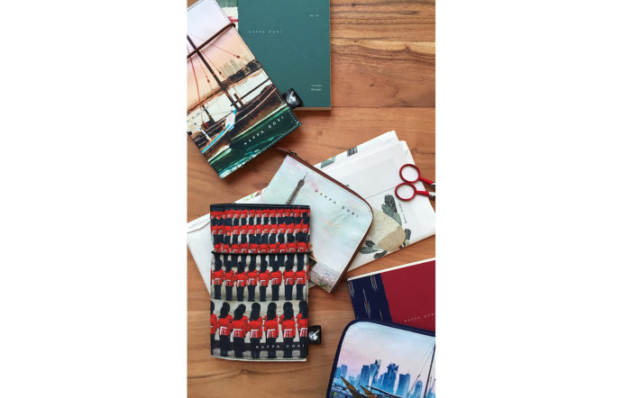 Nappa Dori a collaboré avec Qatar Airways pour une collection de kits de voyage.