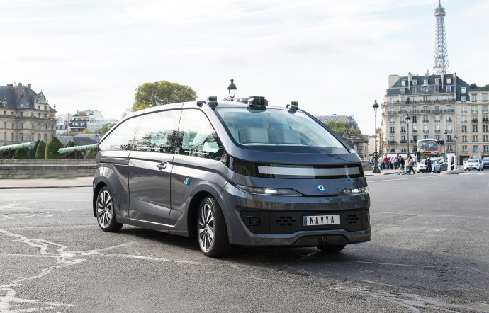 Le constructeur français Navya est le premier à avoir commercialisé une voiture entièrement autonome dépourvue de volant.