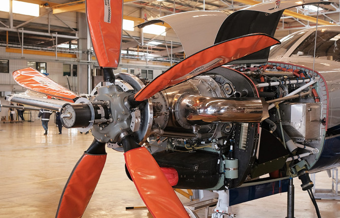 La final assembly line, sur laquelle l’avion reçoit ses équipements électriques ainsi que le moteur et l’hélice, entre autres.