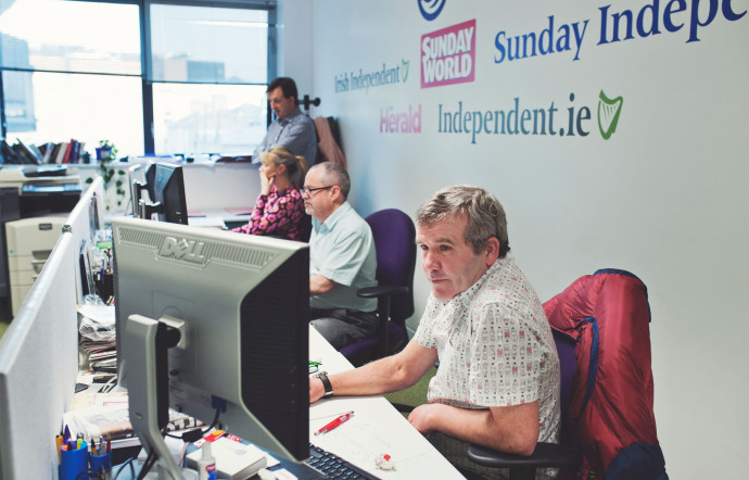 Le groupe independent News & Media, qui comprend l’ Irish Independent, le Sunday Independent, le Sunday World et l’Herald, emploie 195 journalistes.