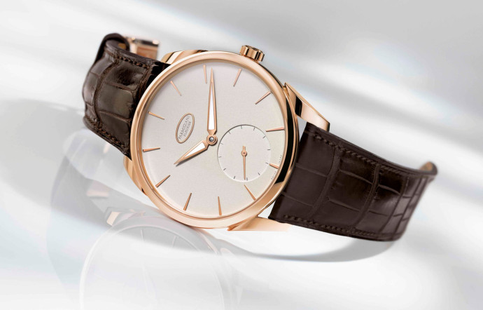 La Tonda 1950 : à sa sortie, ce garde-temps est devenu un nouveau jalon pour les amateurs de montres contemporaines d’inspiration classique.