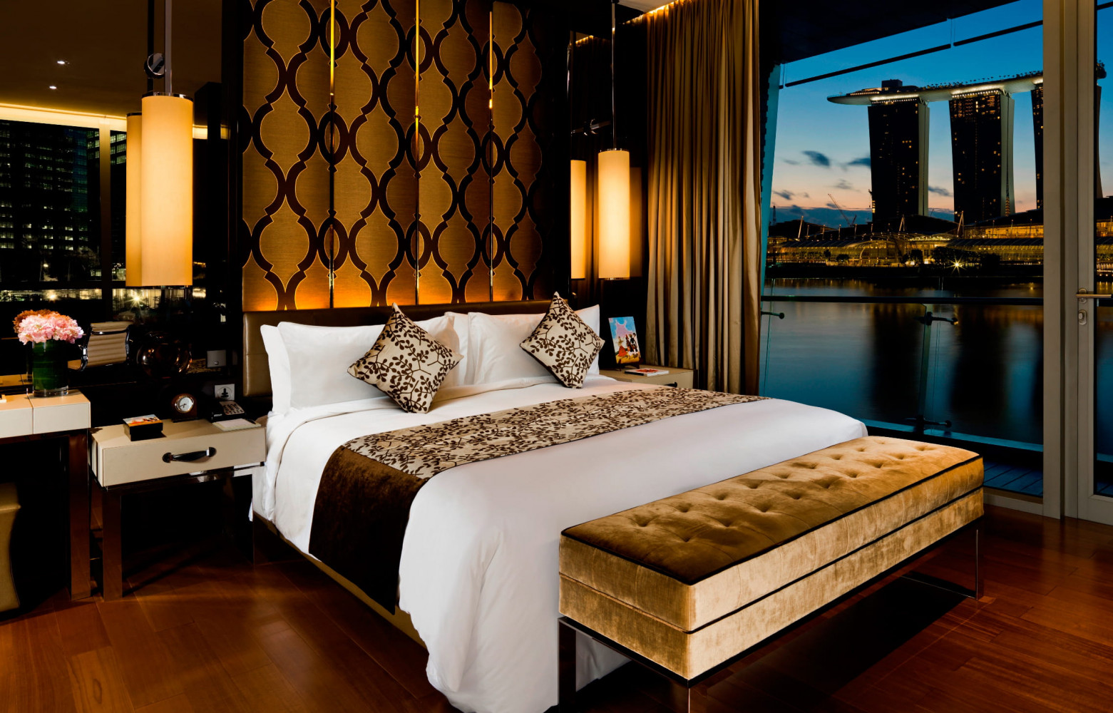 La Shenton Suite dispose d’une vue époustouflante sur le Marina Bay Sands et ses fameuses tours.