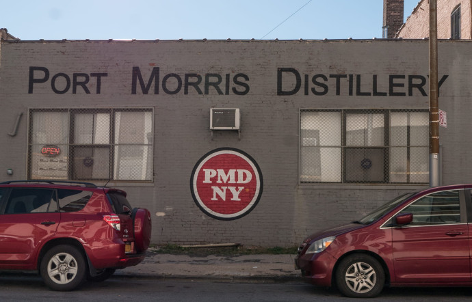 La Port Morris Distillery a remis au goût du jour la bière made in the Bronx et attire des clients qui proviennent aussi bien du quartier que d’autres endroits du Bronx et de New York.