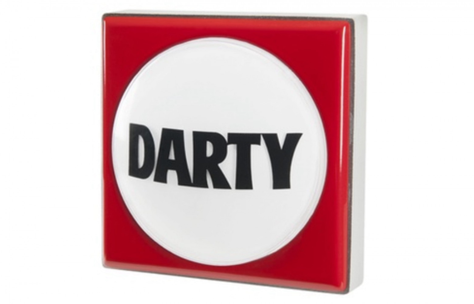 Le 5 juin 2014, Darty lance son bouton connecté. Pour 25 € puis un abonnement, vous pouvez...