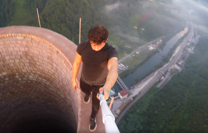 VIDEO : Un selfie sur une cheminée de 360 mètres de haut