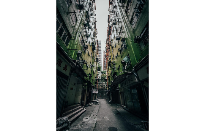 L’architecture typique de Hong Kong est en danger, d’ici quelques années, les seuls traces de ces immeubles pourraient bien se trouver sur les clés usb des HK Urbex.