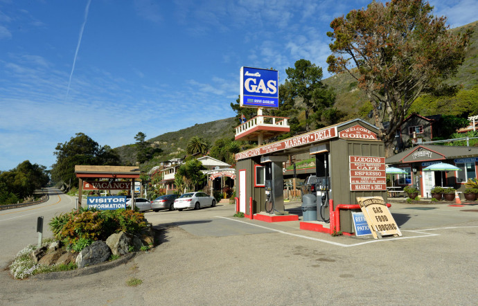 Le lieu-dit de Gorda, du Comté de Monterey, accueille l’une des rares stations-service de la côte de Big Sur.