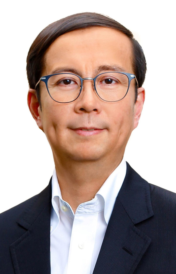 Daniel Zhang.