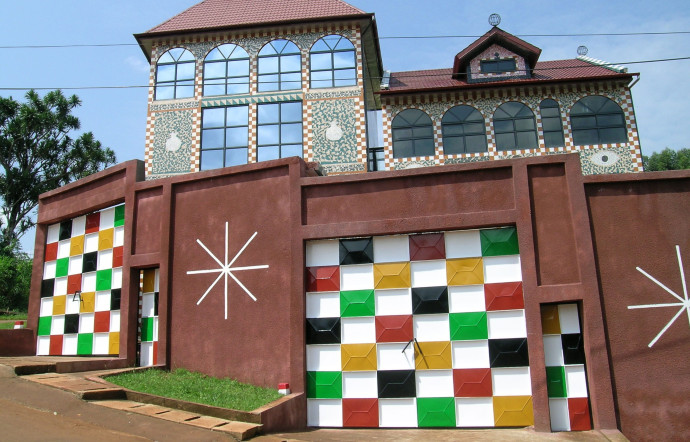 En Afrique, Bandjoun Station existe depuis trois ans. Une sorte de villa Médicis créée par l’artiste Barthélémy Toguo.
