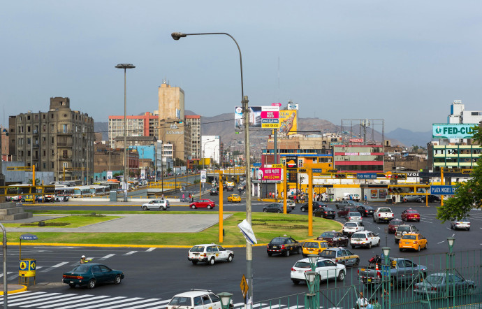 Après des années d’urbanisation sauvage, Lima présente un profil architectural on ne peut plus décousu.