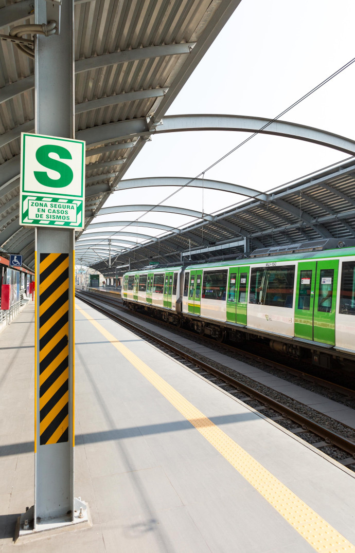Pour l’heure, Lima compte une seule ligne de métro, qui transporte chaque jour 300 000 passagers.