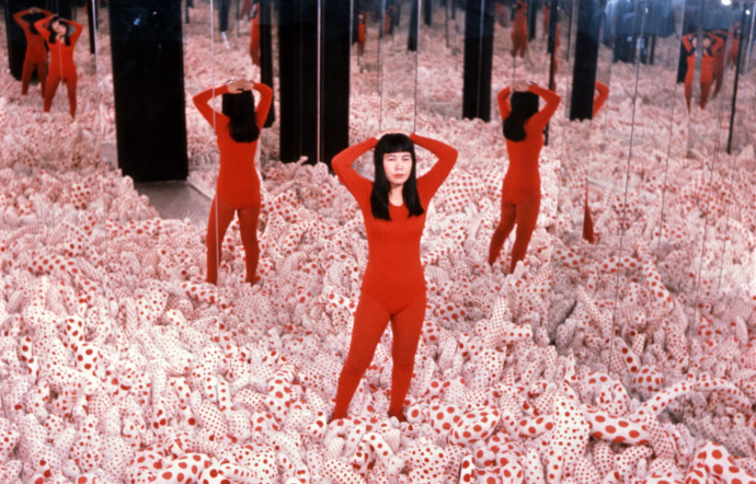 Infinity Mirror Room-Phalli’s Field, Yayoi Kusama, 1965.