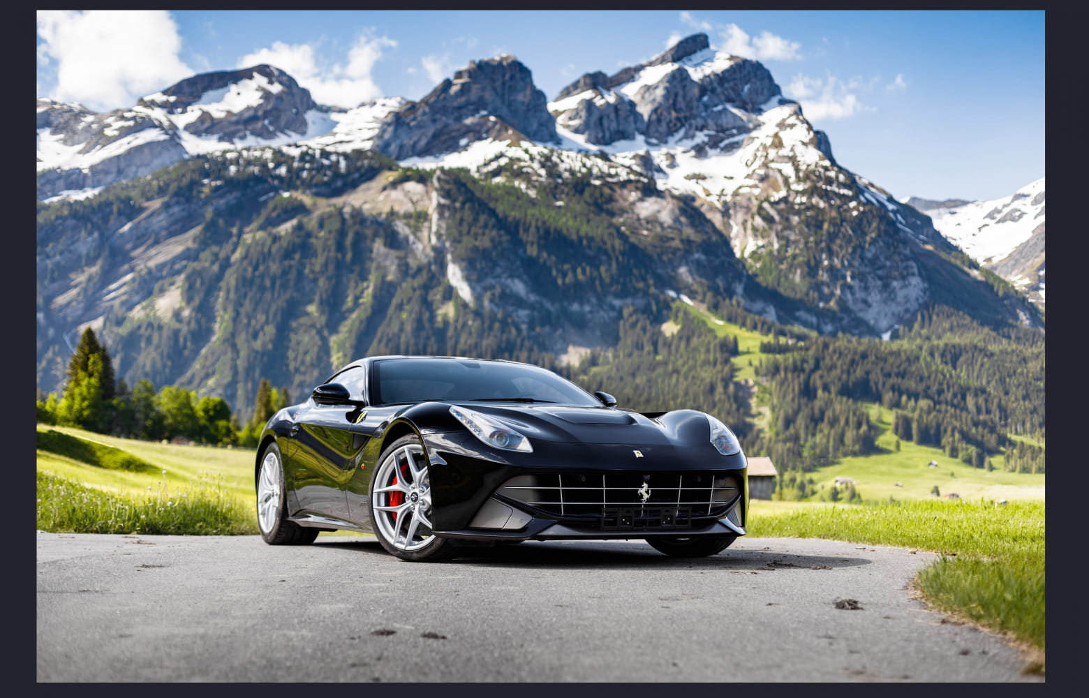 Ferrari F12, 2013, 305 kilomètres au compteur, 160 000 – 220 000 €.