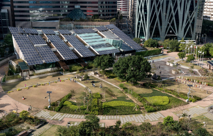 Kowloon East, le futur centre des affaires, est en pleine mutation. Sur l’ancienne piste d’atterrissage, 100 ha de verdure et un immense terminal de croisière.