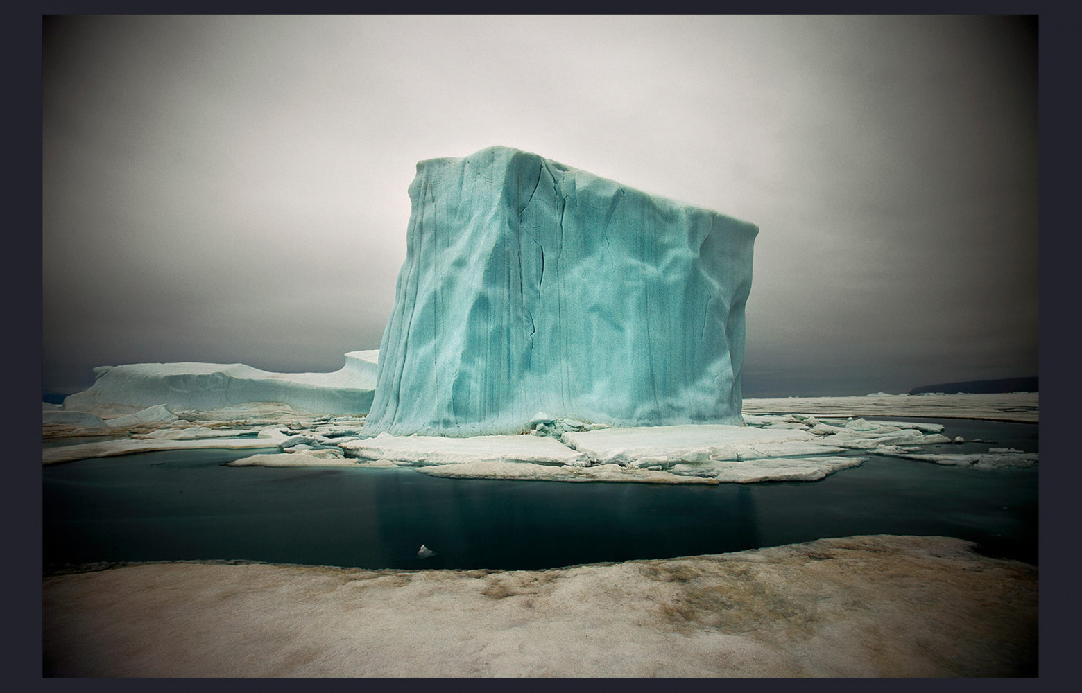 Iceberg, Qaanaaq, Groenland du Nord ‐ « Les icebergs se forment lorsqu’ils se détachent des glaciers ou des...