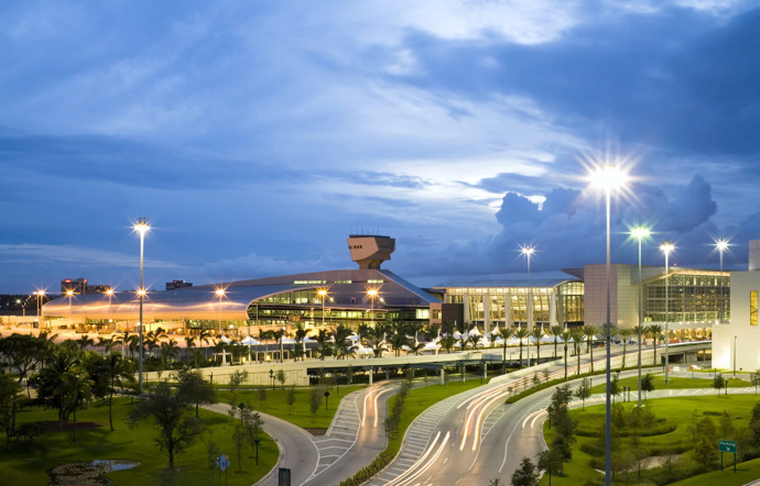 L’aéroport international de Miami a connu plusieurs extensions depuis son inauguration en 1928 pour couvrir, aujourd’hui, une surface de 695 000 m².
