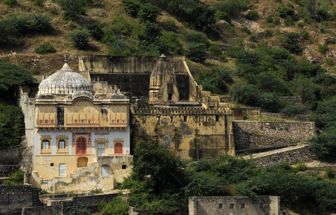 La ville fortifiée d’Amber, dont était originaire Jai Singh II , le maharadjah qui fonda la ville de Jaipur, au XVIIIe siècle.
