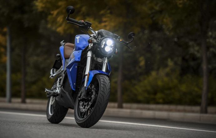 Evoke, la moto électrique chinoise qui se recharge en 15 minutes