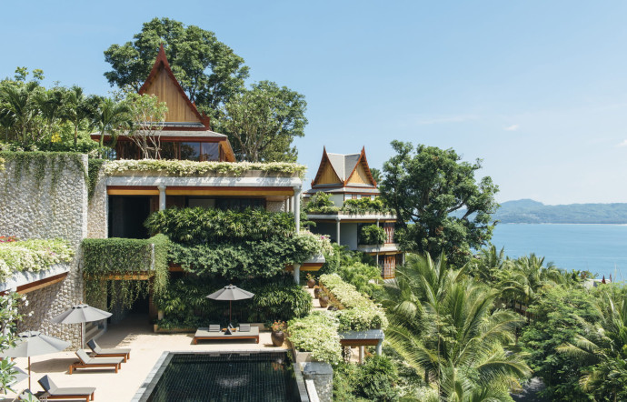 Les villas de vacances Amanpuri, installées au coeur d’une végétation luxuriante en bord de mer, à Phuket, en Thaïlande, sont gérées par le groupe hôtelier Aman.