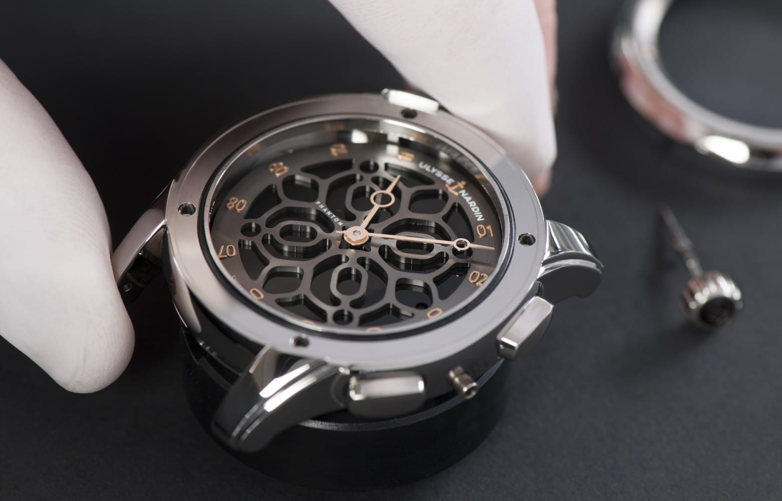 L’horloger suisse et le spécialiste français de l’audio ont collaboré à la création d’une collection de montres...