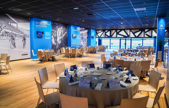 Intégralement refaite, la salle du restaurant La Table des Légendes peut accueillir jusqu’à 1 500 convives assis à table.