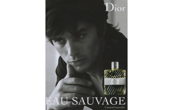En 2010, Dior reprend une photo de jeunesse d’Alain Delon pour la nouvelle campagne publicitaire d’Eau Sauvage.