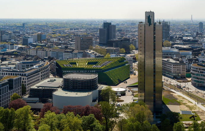dusseldorf-architecture-immeuble-bureaux-facade-vegetalisee-insert-02