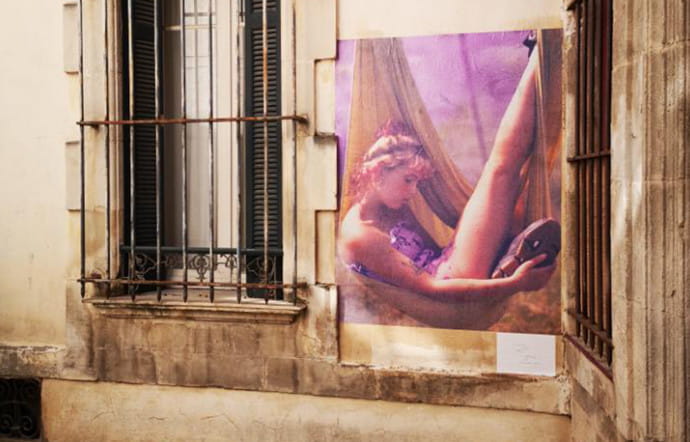Expo : à Arles, « Les Images Perdues » enchantent les murs de la ville