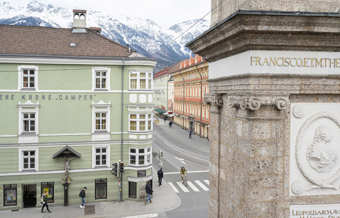 Les montagnes servent de toiles de fond au paysage urbain et donnent à la ville d’Innsbruck son atmosphère particulière.