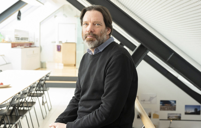 Patrick Lüth, directeur du studio d’architecte Snohetta, qui a conçu le Perspektivenweg (« le sentier des perspectives »), à Seegrube, avec des éléments qui se fondent dans la nature.
