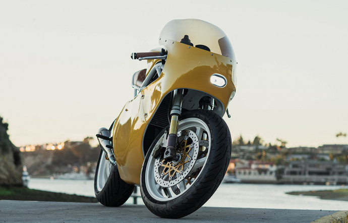 moto-custom-ducati-998-upcycle-motor-garage-insert-01