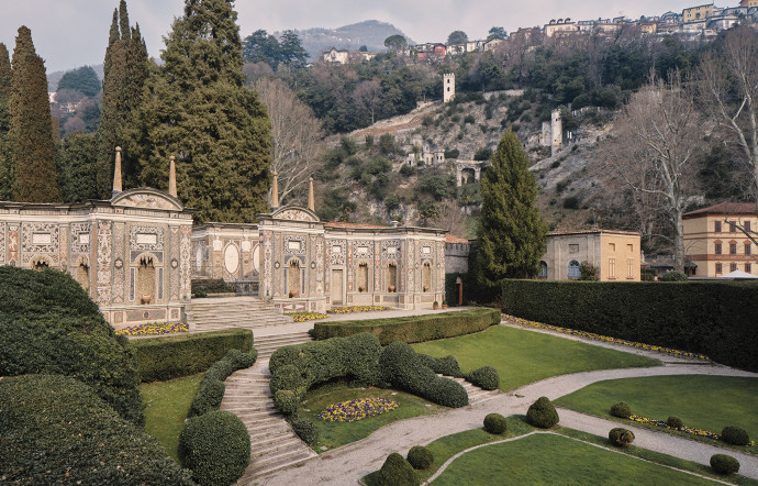 Costruita sulle rive del Lago di Como, Villa d'Este è un palazzo rinascimentale del XVI secolo che divenne un palazzo nel 1873.