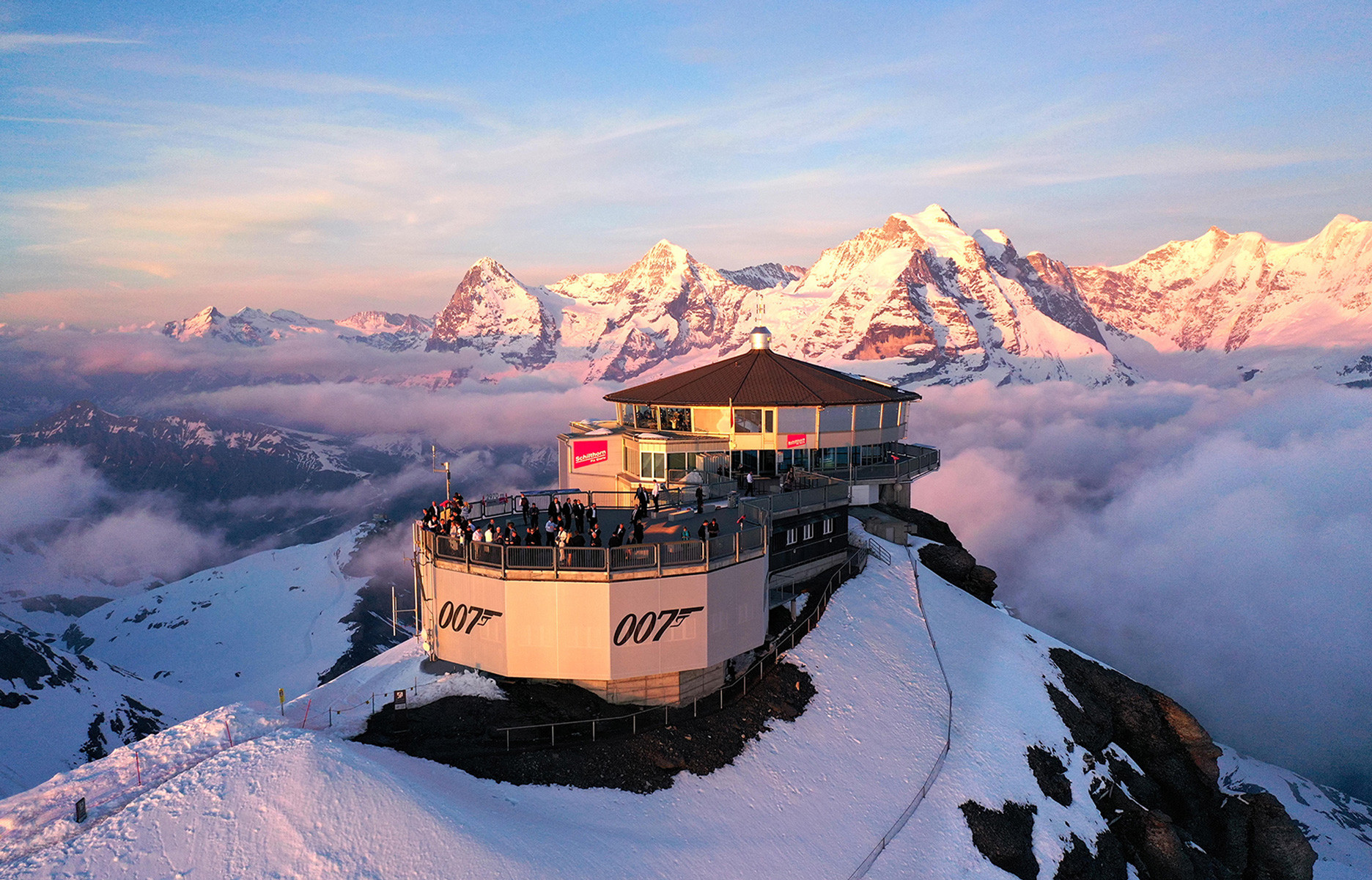 James Bond 007 montagne ski cinéma lieux tournage - the good life