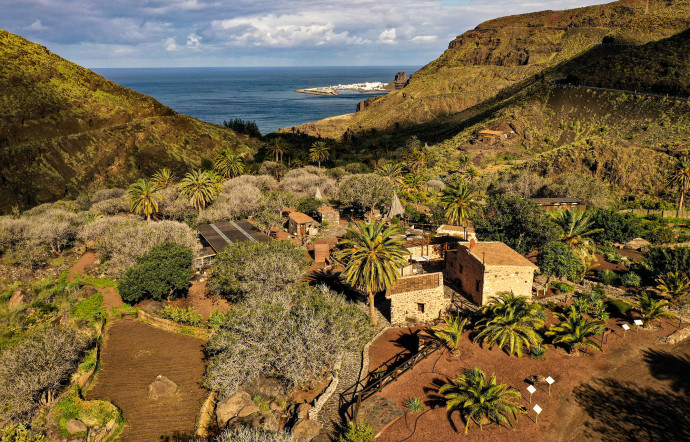 Sur les Iles Canaries : Barranco de Guayedra, s/n, km5,2. redondodeguayedra.com