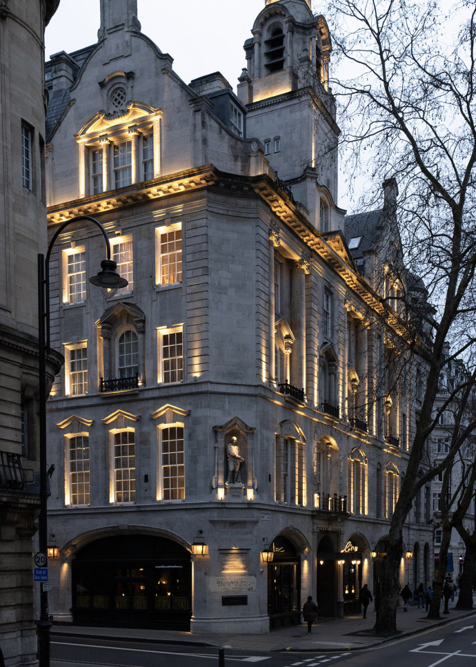 L’oscar London se niche dans ce bâtiment cossu du quartier de Bloomsbury.